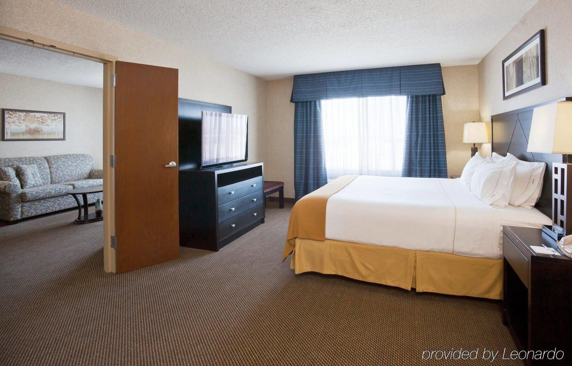 Holiday Inn Express Hotel & Suites Grand Forks By Ihg Cameră foto